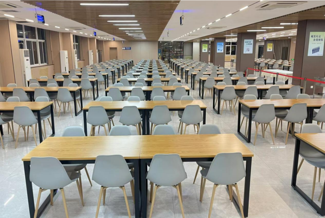 <p>f</p>
<p>相互礼让</p>
<p>自觉排队</p>
<p>0R</p>
